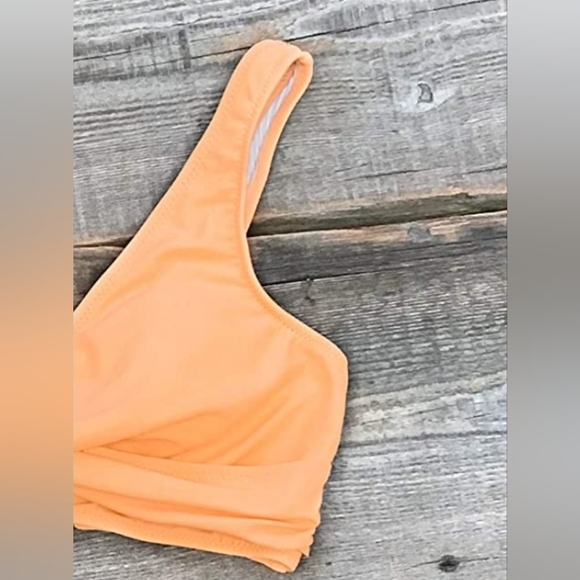 CUPSHE Women's Bikini Swimsuit - Picture 3 of 7